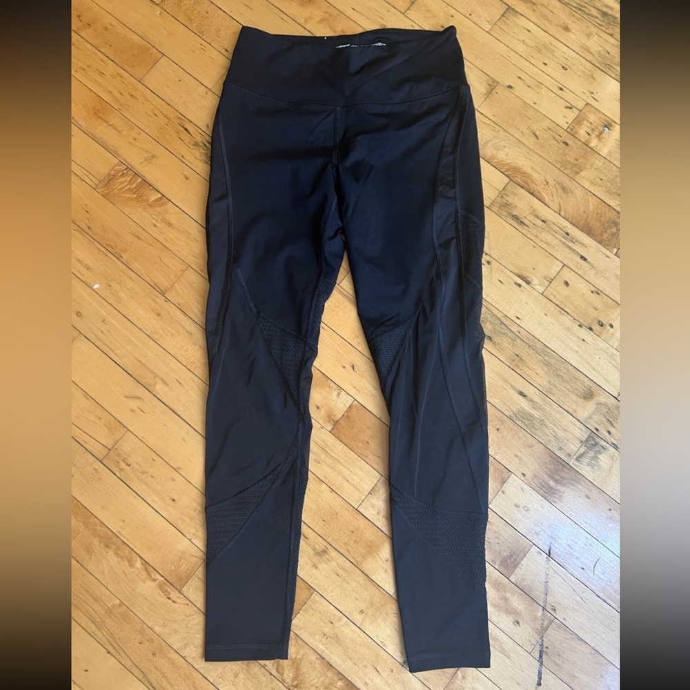 Victoria’s Secret Sport leggings